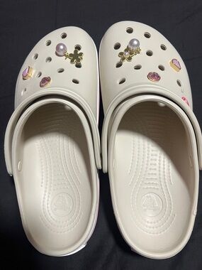 CROCS  Cream Slip-On Clogs with Pink and Gold Charms